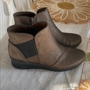 {Clarks} Women's Brown Ankle Boots